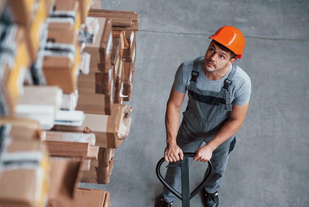 Maximize Safety with Online Manual Handling Training in Ireland - Online Safety Courses blog article