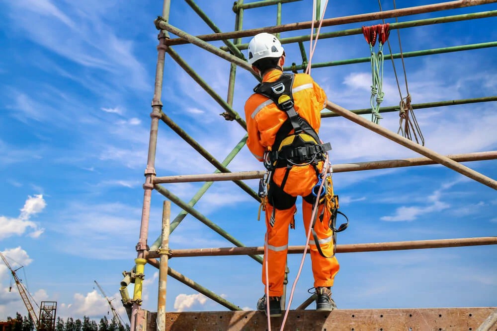 Choosing the Right Working at Heights Training Provider in Ireland - Online Safety Courses blog article