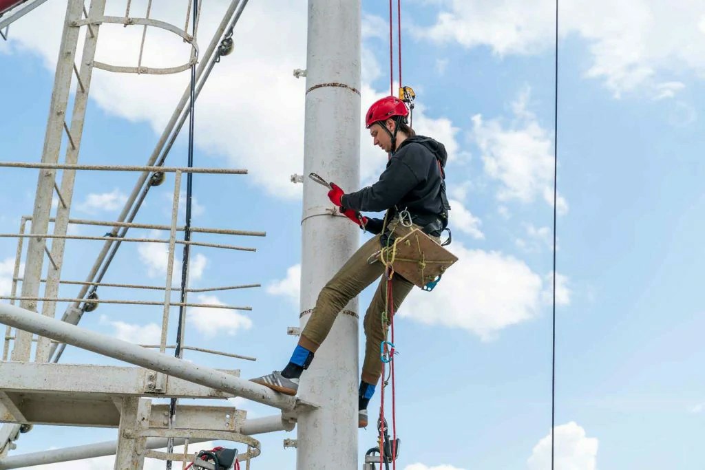 The Critical Role of Refresher Training in Maintaining Working at Heights Safety Standards - Online Safety Courses blog article