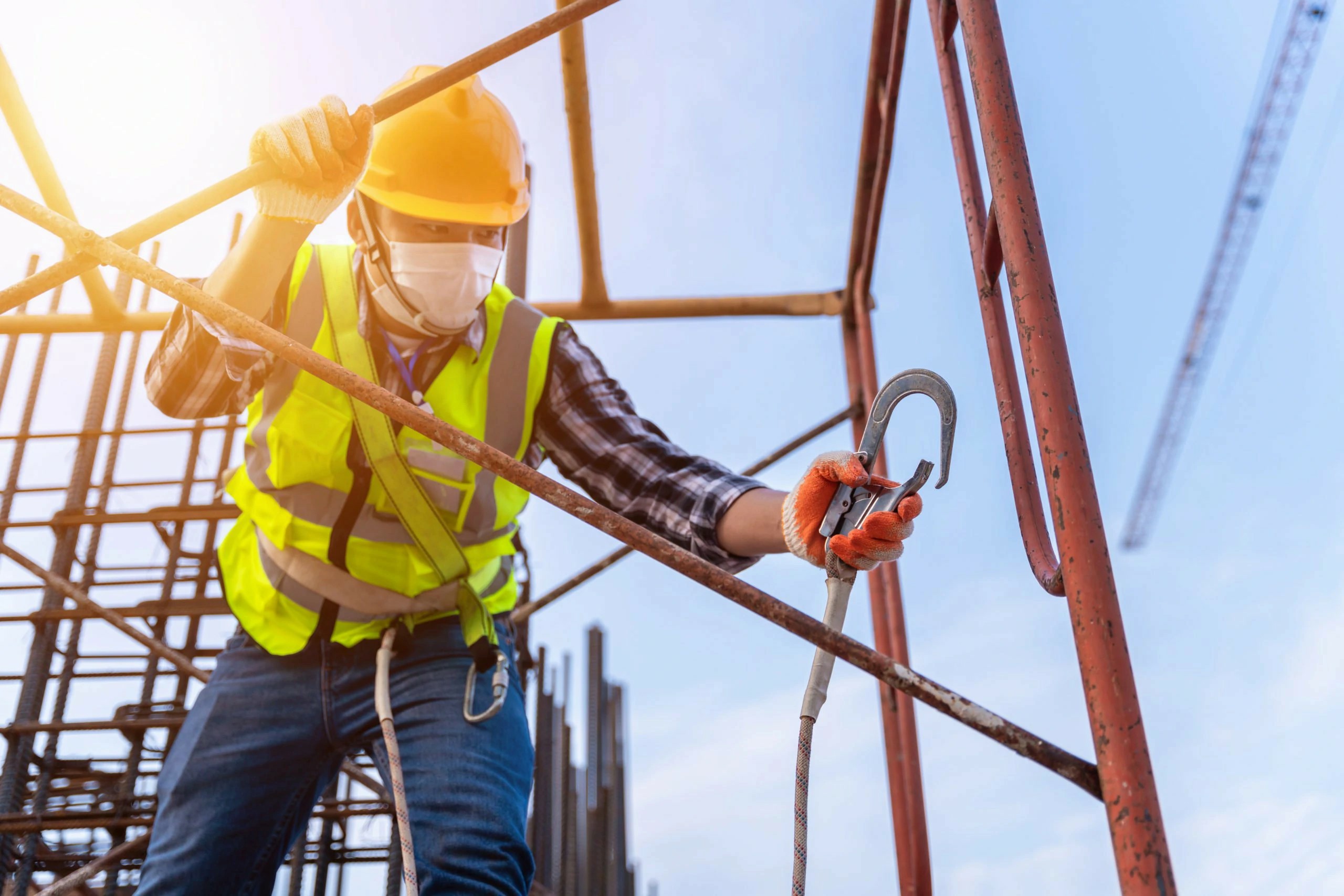 Elevate Your Safety Standards: The Transformative Impact of Mentorship in Working at Heights Training - Online Safety Courses blog article