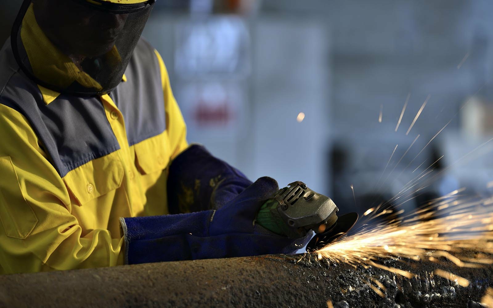 Choosing Between Online and In-Person Abrasive Wheels Training in Ireland: Key Insights for Workers - Online Safety Courses blog article