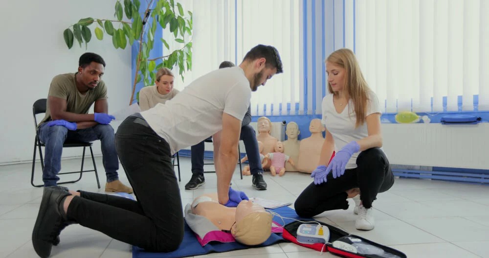 Why First Aid Training is Essential for Enhancing Workplace Safety and Emergency Preparedness - Online Safety Courses blog article