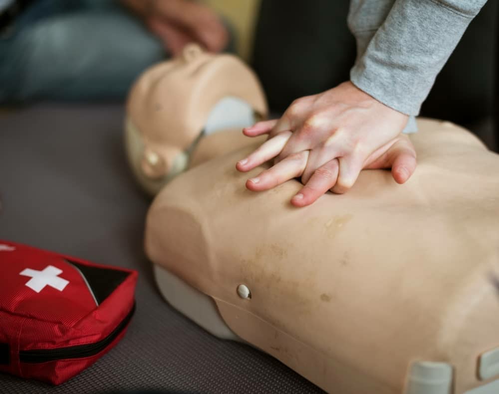 Transform Your Workplace Safety: The Crucial Role of First Aid & CPR Training - Online Safety Courses blog article