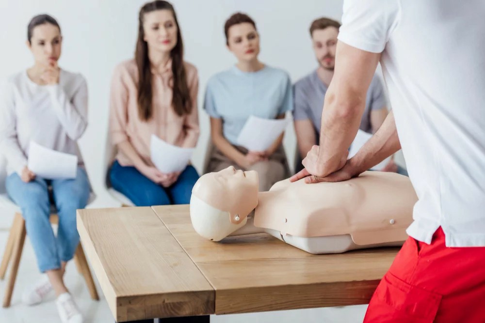 First Aid & CPR Training: Key Components of Safety and Compliance in Irish Workplaces - Online Safety Courses blog article
