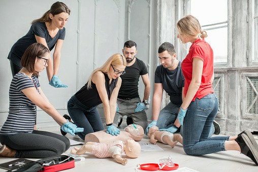 Elevate Workplace Safety: The Crucial Role of First Aid & CPR Training - Online Safety Courses blog article