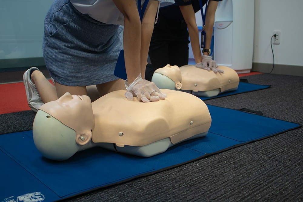 Empower Your Workplace: The Unbeatable Benefits of First Aid & CPR Training - Online Safety Courses blog article